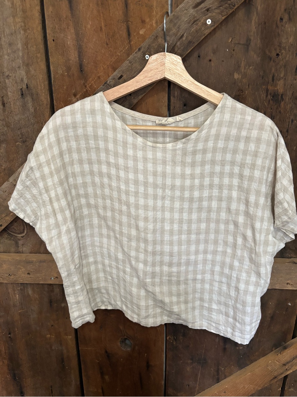 Peplum Co Linen Hannah Tee in sand gingham